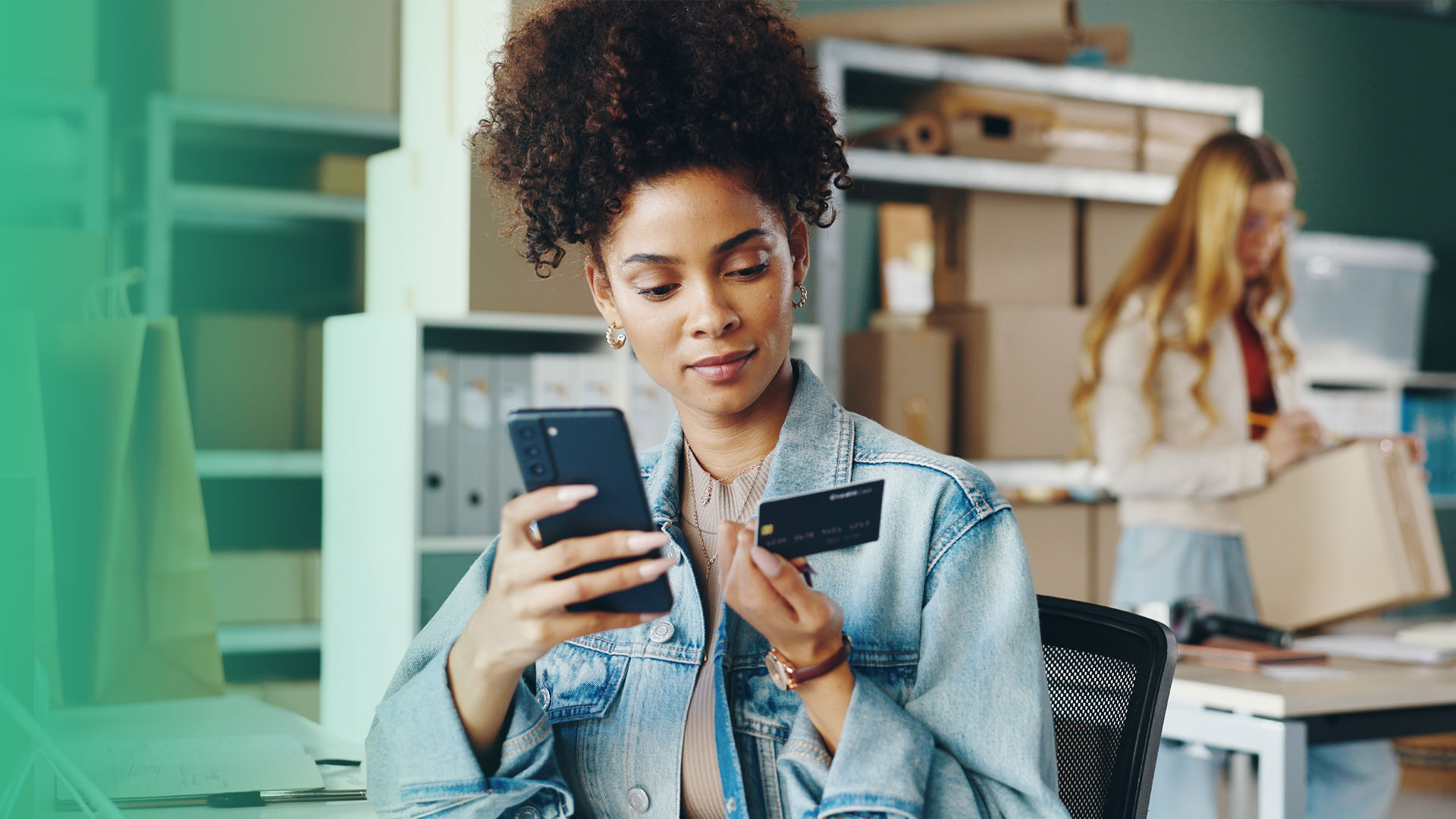 How Big Data Analytics is Transforming the Customer Experience for Online Retailers image